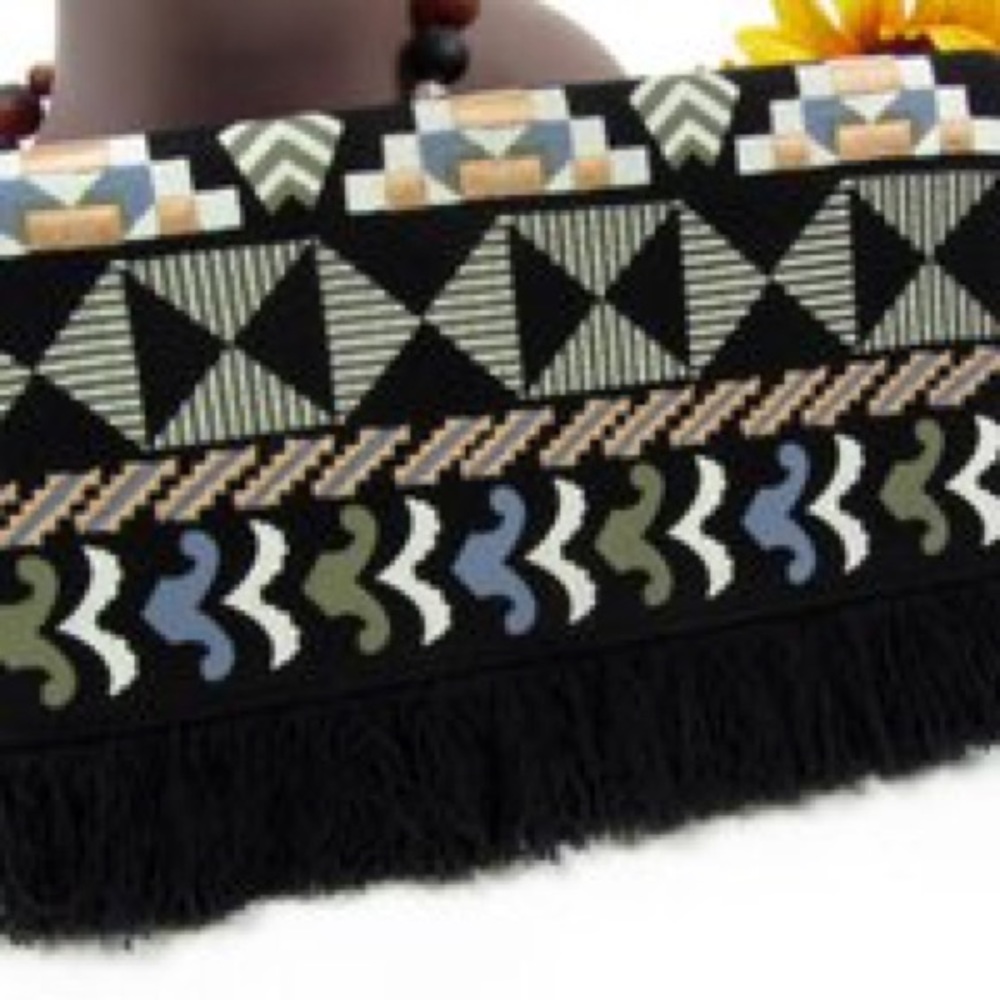 Stella & Dot Taj Clutch